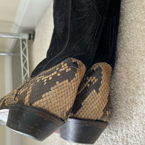 SOLD  😃 CODE WEST Women’s Snake Skin & Suede Cowboy Boots - Picture 9 of 14